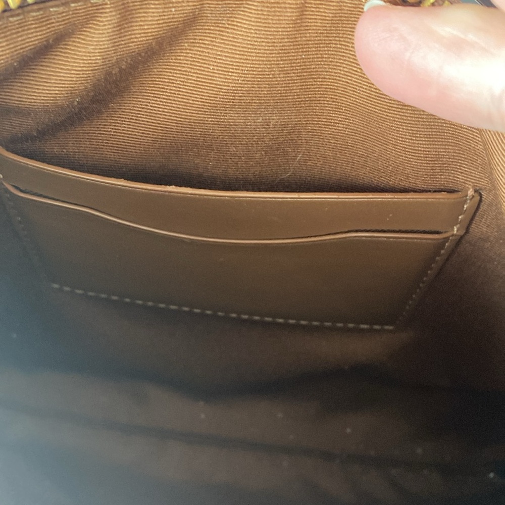COACH classic tan large wristlet wallet - Picture 4 of 5